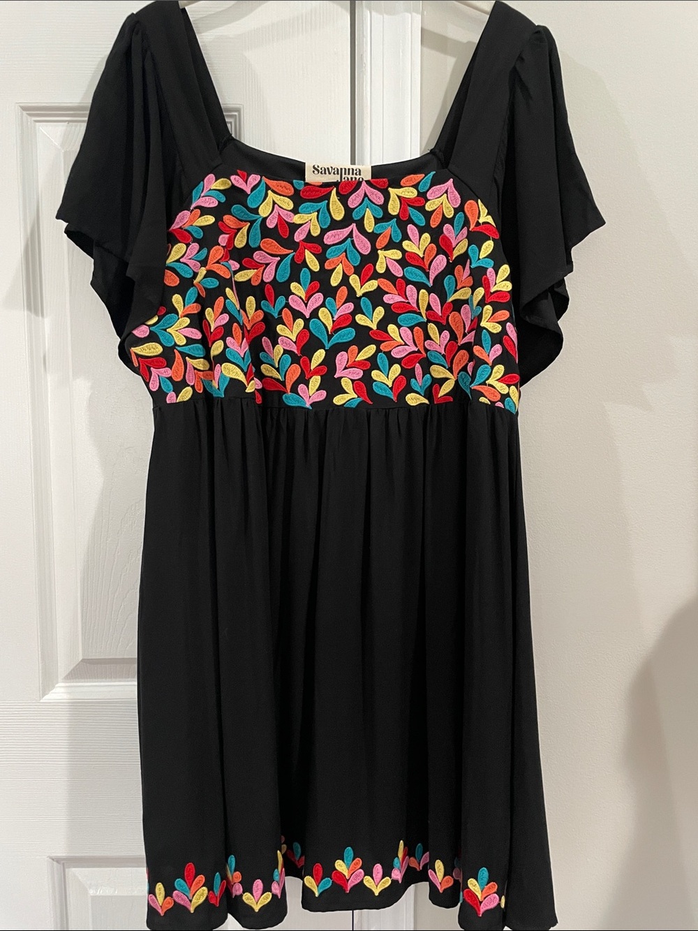 Savannah Jane Black Dress with Multicolor Embroidered Petals Size Large NWT